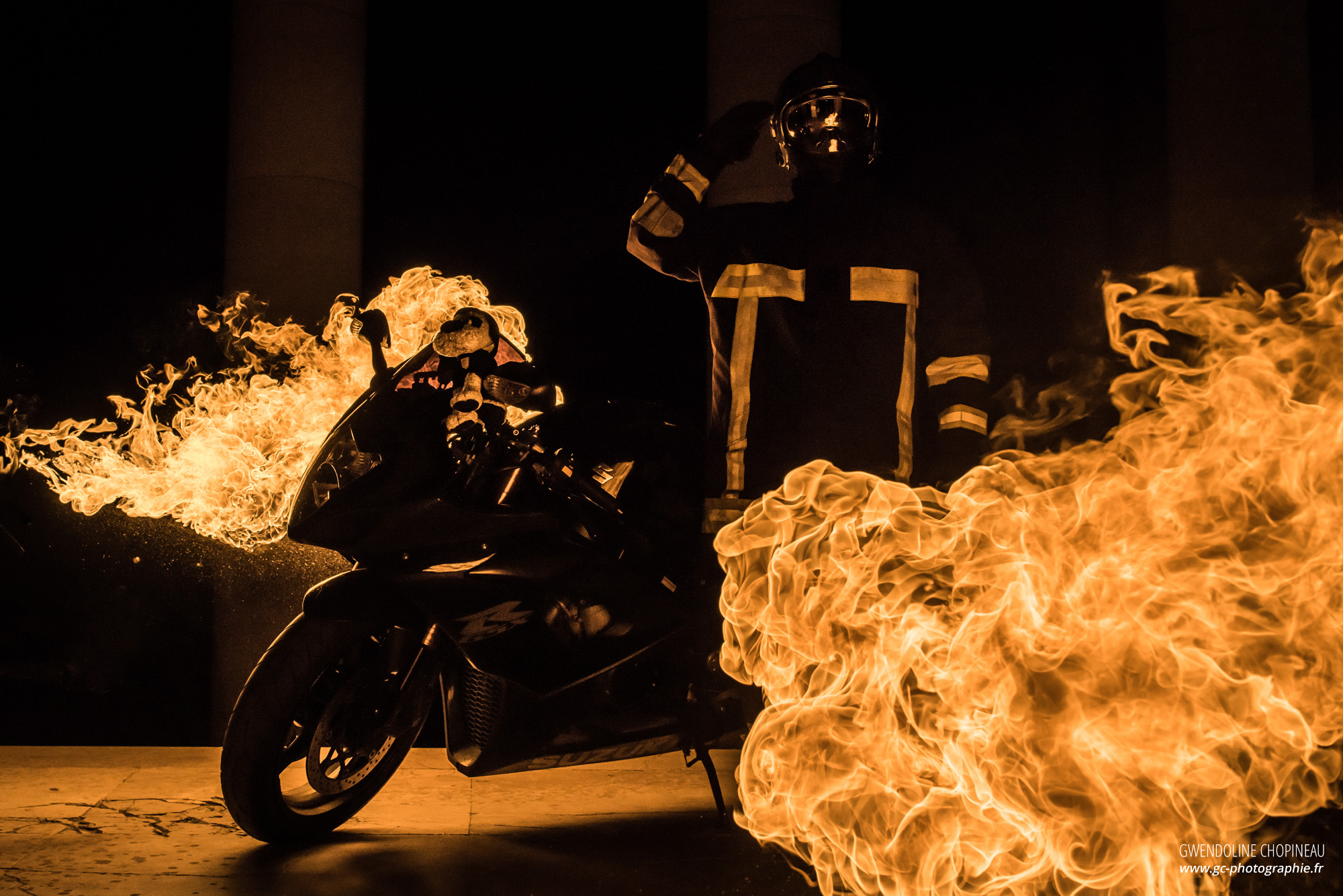 feu sapeur pompier moto
