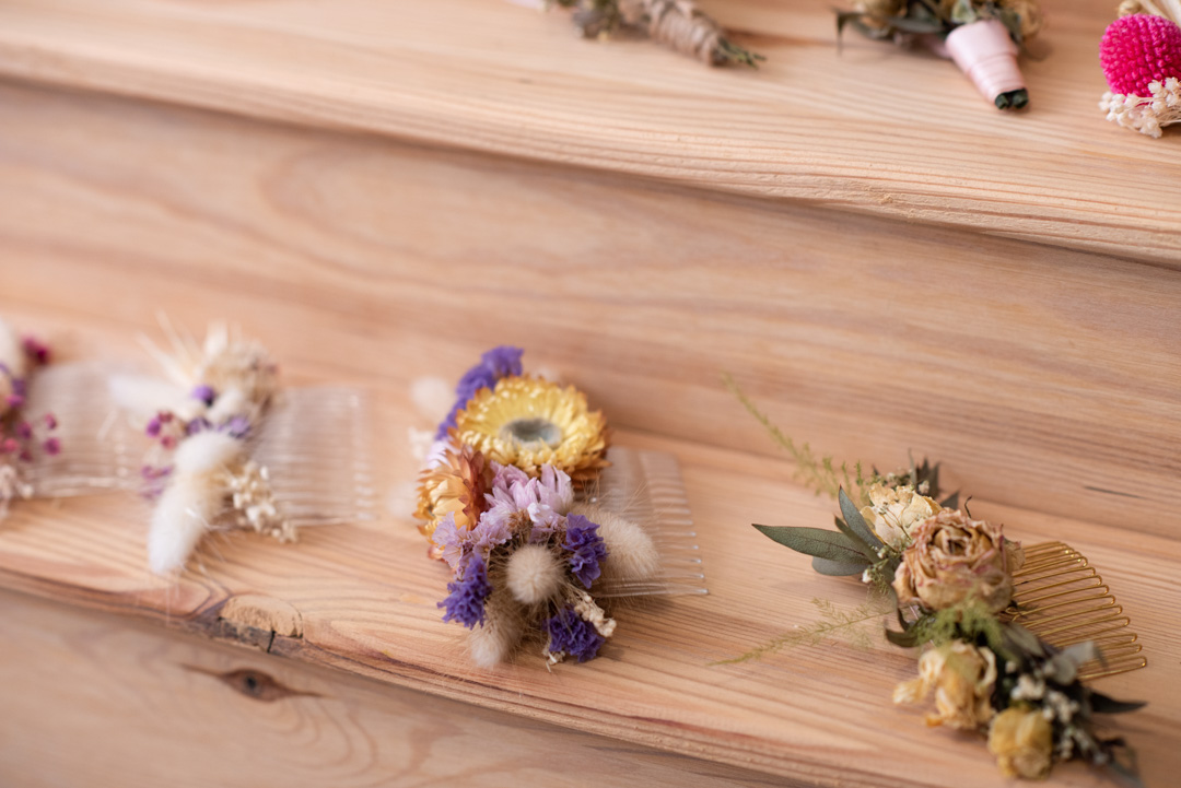 Peigne fleur séchées fleuriste mariage idf