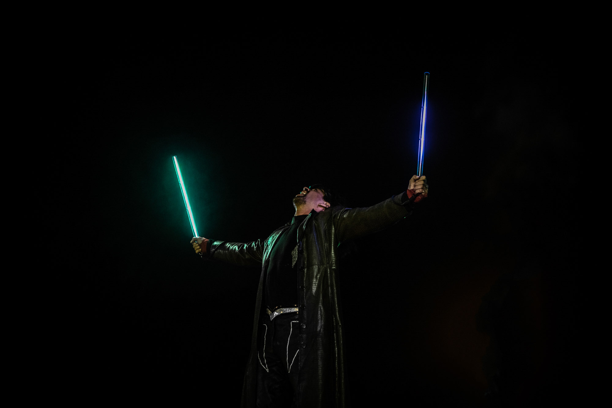 Spectacle jongleur LED des Supercho à Massy