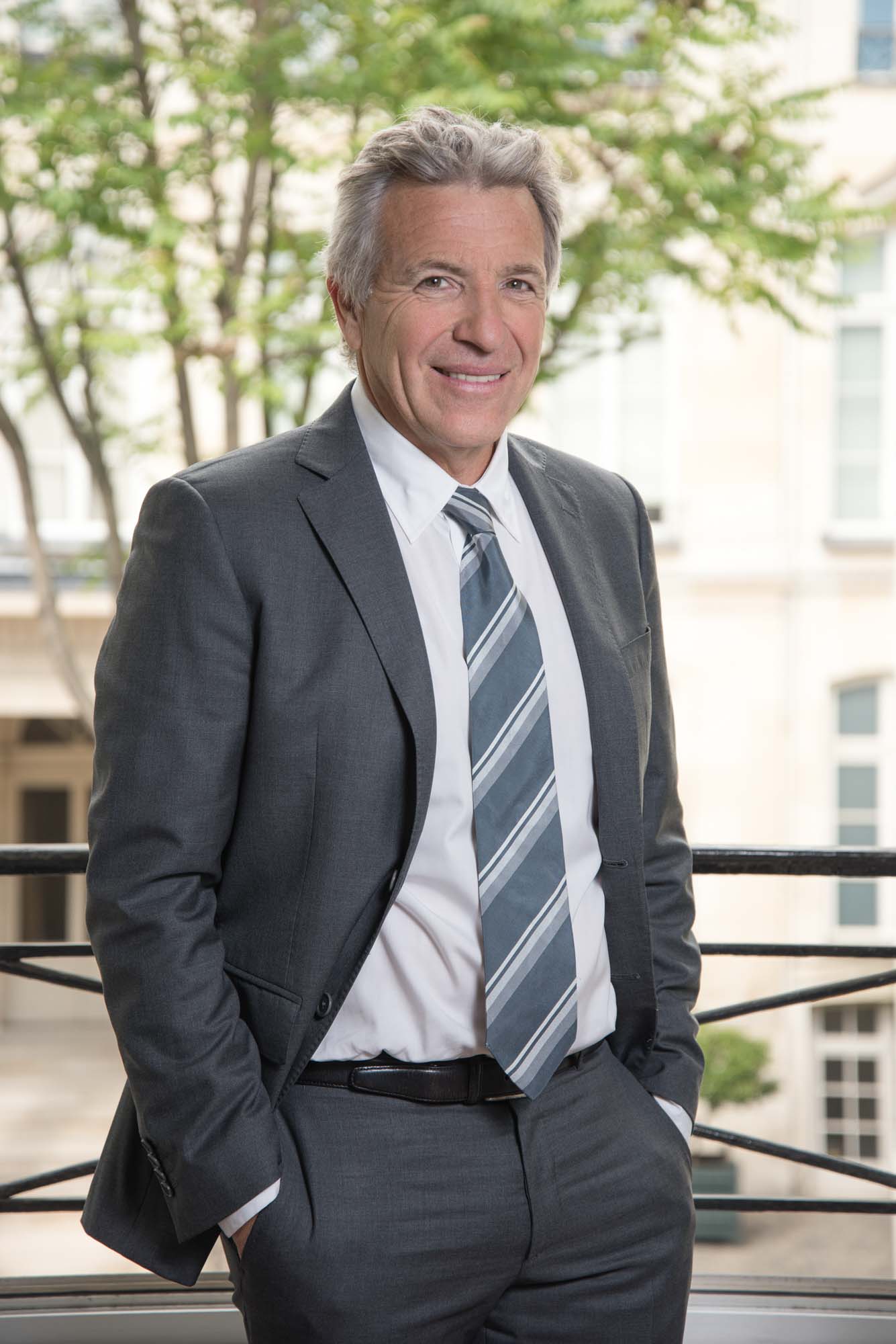 Portrait dirigent en Essonne locaux d'entreprise