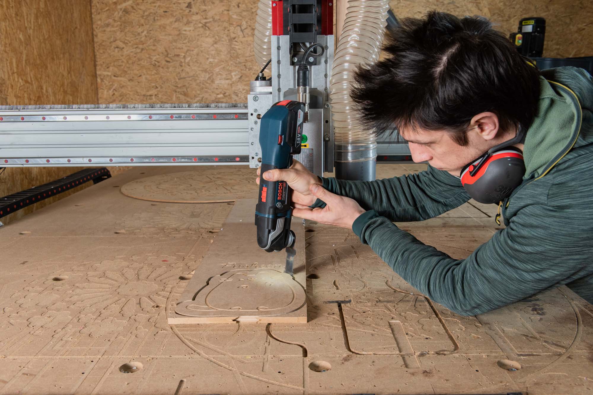photo menuisier étape de création mdf essonne